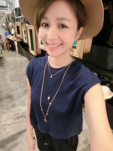 1.外型甜美又具備主持人臨場反應的吳怡霈,節目一個接一個,現在還投資銀飾店,在東區當起老闆娘!