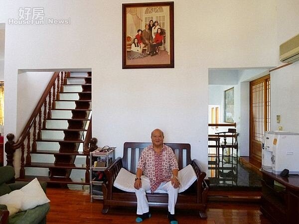 3.家中最珍貴的收藏是牆上掛著的全家福。