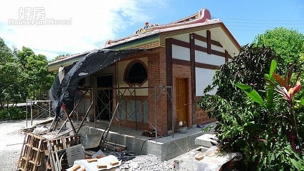 10.最近自家旁正大興土木蓋祠堂。