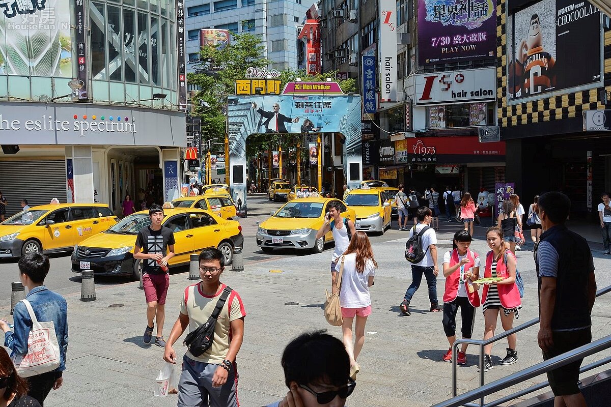 西區商圈因遊客日益增多,造成房租連番上漲,許多商店逐漸無法負擔。(好房網News記者 陳韋帆/攝影)