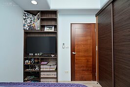 木製門讓房間更有溫度