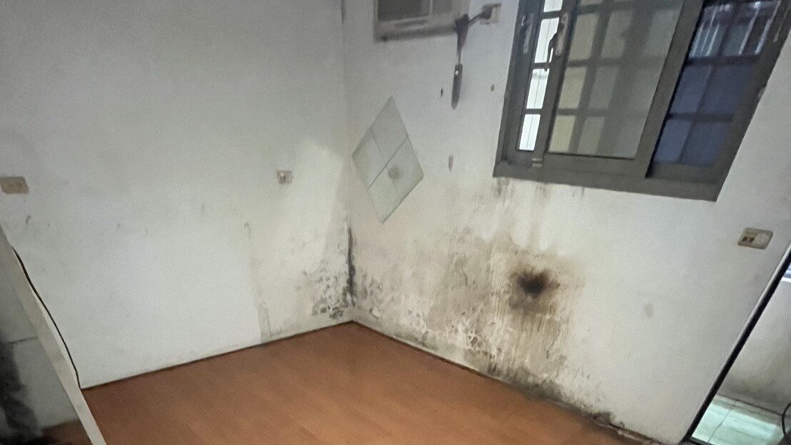 經立達清潔團隊全力清空與基礎除臭，房間奇蹟還原，重新露出乾淨寬敞的木地板。圖：立達欣業有限公司