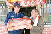 嘉縣水上警募款幫修屋　侯家：不怕風雨了