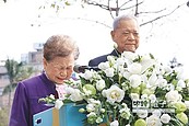 「傷痛誰懂？」　柯P父母淚灑紀念會