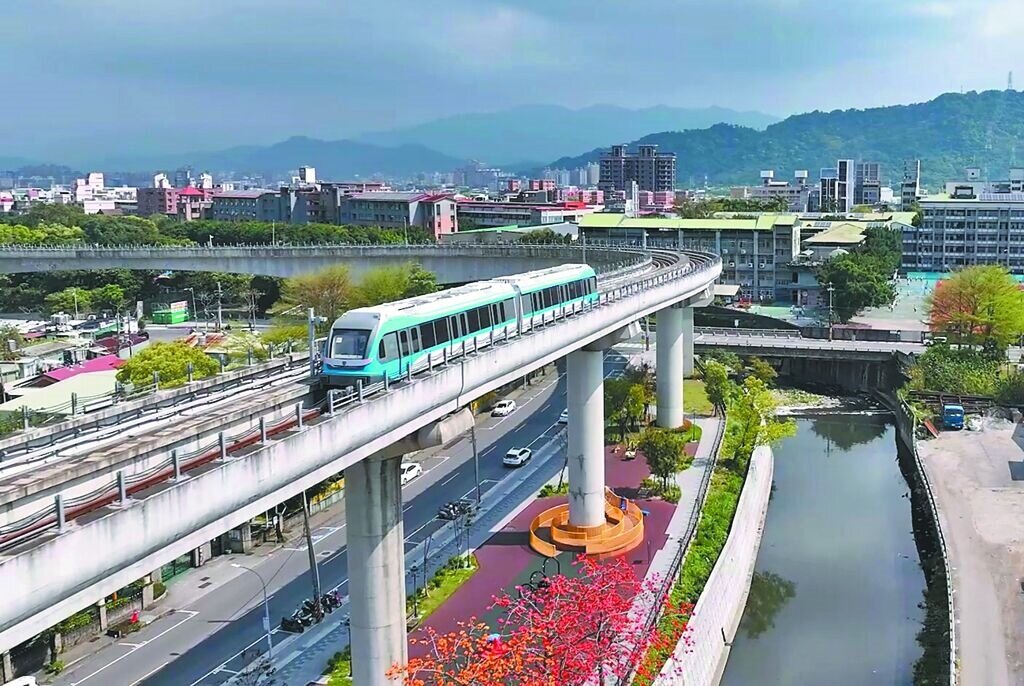 捷運三鶯線全長14.3公里，民國105年7月21日開工，今年4月7日完工，新北市長侯友宜承諾，只要確認安全無虞，今年6、7月一定通車。圖／新北捷運局提供