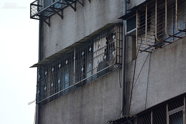 他嘆新店蛋黃區老公寓「換不到電梯大樓」 網見條件搖頭…指路3明燈 雙北區域有許多老公寓屋齡偏高老舊。(好房網News記者 陳韋帆/攝影)