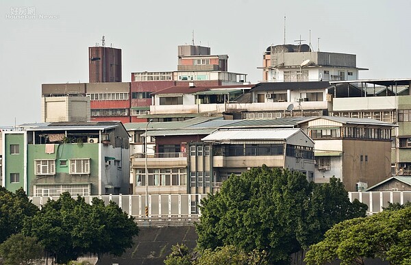 雙北區域有許多老公寓屋齡偏高老舊。（好房網News記者 陳韋帆／攝影）