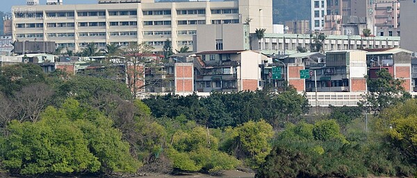 雙北區域有許多老公寓屋齡偏高老舊。(好房網News記者 陳韋帆/攝影)