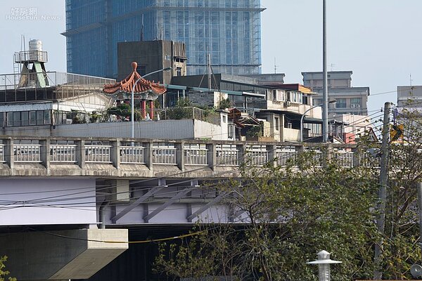住在橋邊也容易被噪音干擾生活。(好房網News記者 陳韋帆/攝影)