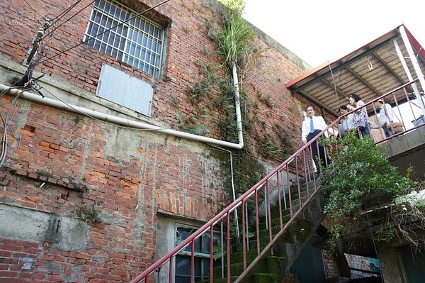 新竹寡婦樓被拆除後的命運是?學者積極爭取原地重建,不過在地居民卻表示這根本不是古蹟,不需要重建。(翻攝自新竹市政府網站)