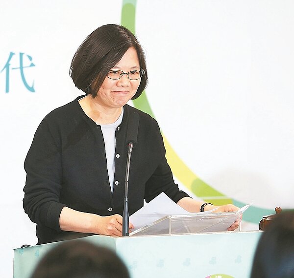 總統當選人蔡英文昨天與女性青創家座談時表示,以後女學生在填我的志願時,「總統」也可以是選項之一。 記者陳易辰/攝影