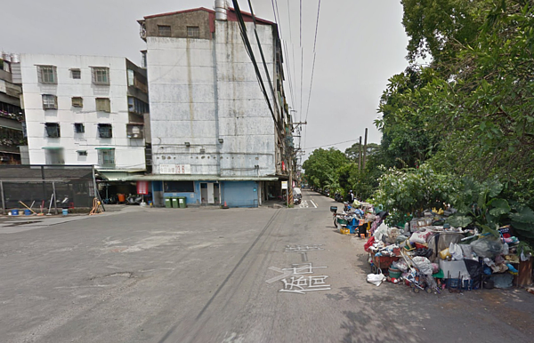 僑中一街路難行。（翻攝自Google Map）