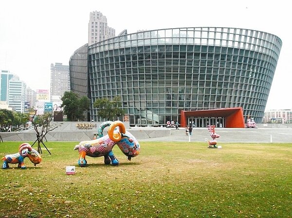桃園市總圖書館選址在藝文特區,民代憂心市民共享的公共空間一去不復返?市府表示,綠地全部保留。 記者游文寶/攝影