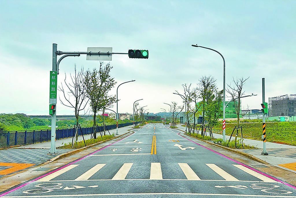 桃園市航空城工程處表示，優先開發區共有108條道路開放通行，打通聯外動線協助居民重建家園更便利。圖／桃園市航空城工程處提供