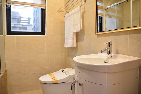 遠雄紐約中的廁所。(好房網News記者 陳韋帆/攝影)