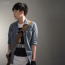 李洹宇住家規劃錄音室　珍藏琴與吉他