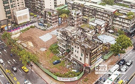 一拖14年的北市永春都更案,至今仍卡在數戶不願拆,北市將推都更新戰略,對此或有幫助。(鄭任南攝)