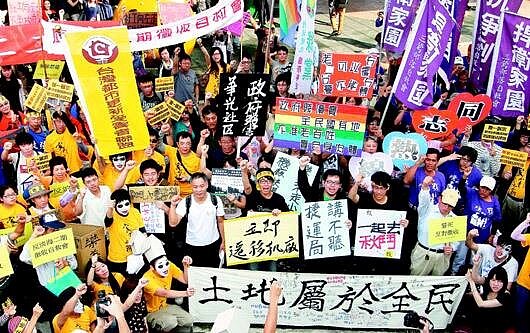 「文林苑」威力驚人,建商不再積極推動都更。(翻攝自文林苑三十六戶的居住正義Facebook粉絲頁)