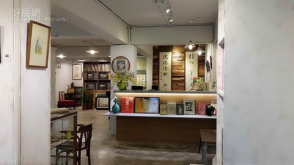 1.「藝空間」迥異於坊間其他藝廊的商業氣息,風格樸雅中見清幽深邃。