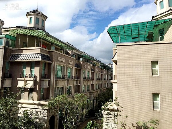 基隆安樂區天鵝堡社區。(好房網News記者王琡閔攝影)