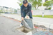 防蚊奇招　水溝蓋加裝鋼紗網