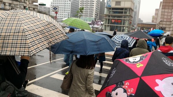 台灣連日下雨導致房屋「反潮」十分嚴重。（好房網News記者陳韋帆／攝影）