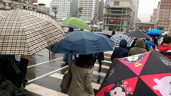 台灣連日下雨導致房屋「反潮」十分嚴重。（好房網News記者陳韋帆／攝影）