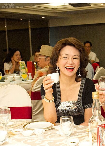 3.侯麗芳是演藝圈的長青樹,也是「翠亨村」知名住戶。