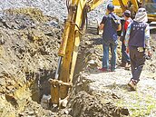 黑心砂石場　回填廢土牟暴利遭訴