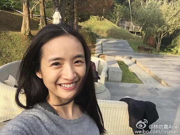 林依晨認為「幸福的家」不是靠地段、大小來定義。(翻攝自林依晨Facebook粉絲頁)