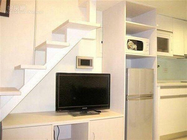 5. 位於文山區的挑高套房,楊馨多是以二線區域來養一線的房子。