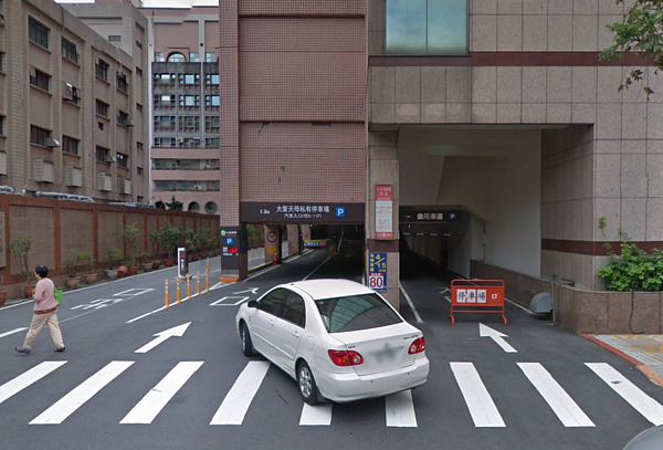 全台北最貴停車位就在天母棒球場周圍。(翻攝自Google Map)