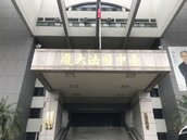 房客墜樓...檢警就「死亡地點」竟記載不一　法院認不算凶宅