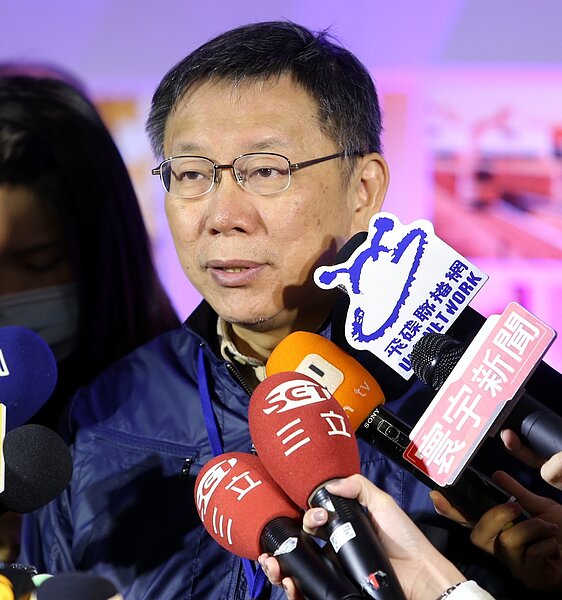 針對未來捷運擬取消8折優惠一事,台北市長柯文哲昨天出席台北捷運公司20週年慶生會時受訪表示,不是取消優惠,而是改掉過去不實的作法。 記者侯永全/攝影