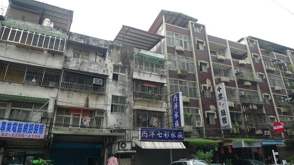 台北市自99年8月起推出老舊公寓更新專案,改善老舊社區生活機能不佳、公共設施不足、缺乏電梯及其他現代設施設備等。(圖/好房資料中心)