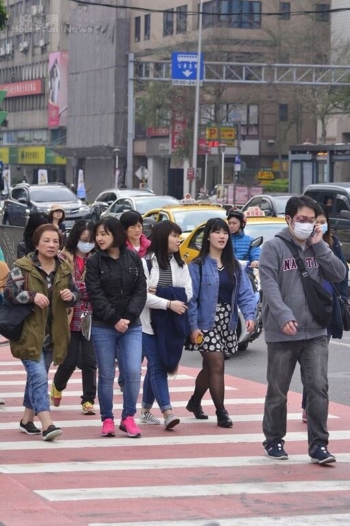 根據調查，單身女性的薪水就比同齡已婚者要高；單身男性方面，則是工時較短，兩者財務狀況都相對自由。（好房網News記者陳韋帆／攝影）