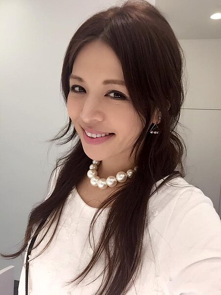 多數藝人經營副業，成效卻不如預期，不過林葉亭卻做出年營業額5億元的好成績，也靠投資房產累積上億身家。（翻攝自林葉亭臉書）