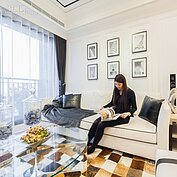 這次示範的裝潢風格為美式都會風，由國內知名設計師全洪義親自操刀。主要表現出美式都會風情最迷人的造型與細膩的紋路表現。設計師期望這組作品可以表現出美式都會風新穎中帶著優雅，而古典又不失時尚的特質，以契合現代思維及都會生活。