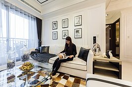 充滿美式都會風情的客廳。