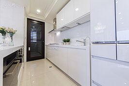 廚房另一角度。