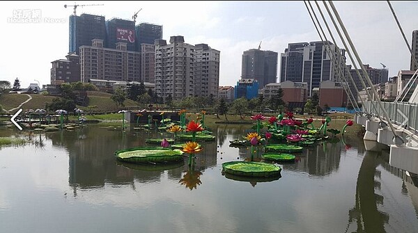 台灣燈會留下的美麗裝置,妝點了青埔的風景。(好房網News記者陳佑婷/攝影)
