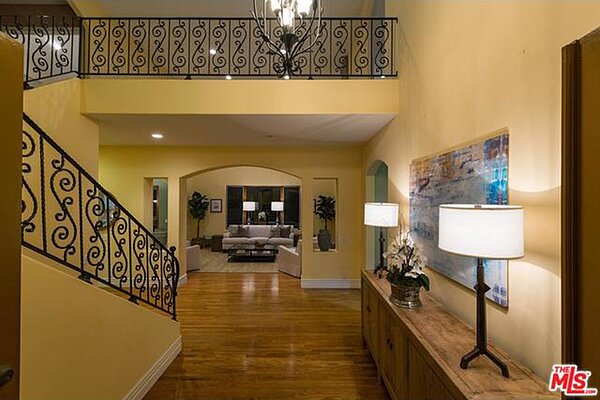 「超殺女」克蘿伊摩蕾茲近來大手筆買下位於舊金山的豪宅。(翻攝自trulia)