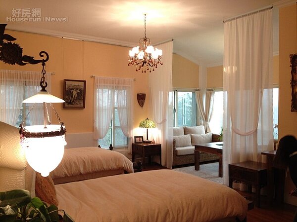 6. 楊淑惠的希臘風臥室,白紗如夢。