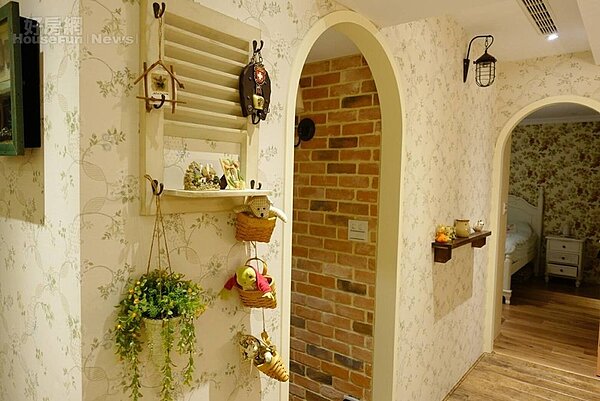 3.家裡每一扇門或通道皆採半圓形拱門設計,也因為格局整個大改過,裝潢整整耗時七個月才完工。