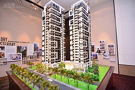 本案基地周邊生活機能相當完整，近南門商圈、台北車站及西門町商圈，聯外可經水源、環河快速道路達新店、中和等地，近建中、北一女、國語實小等學區。