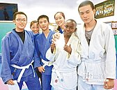 南榮第一個黑人學生 來自肯亞