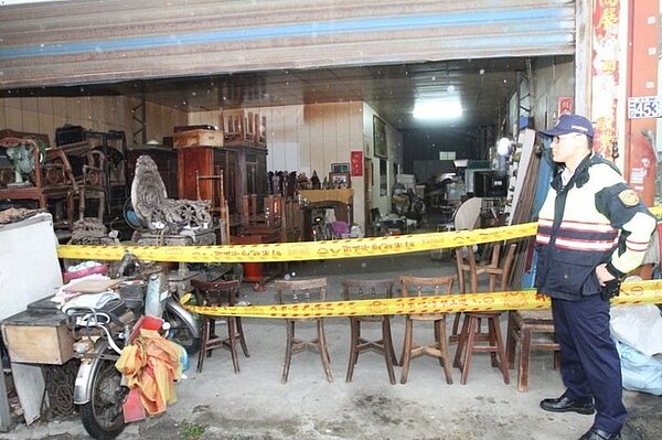 溪湖鎮一家二手傢俱店發生合租人為了房租糾紛而大打出手,一人被打死。記者林宛諭/攝影