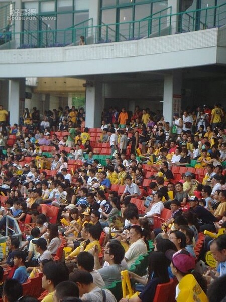 球迷要大巨蛋。(好房網News記者賈蓉/攝影)