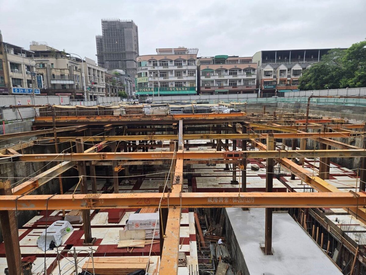 大里區市七及廣二用地BOT案工程現況。圖/台中市經發局提供