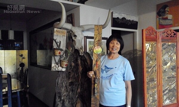 瑪爾蔻梁大師送的掛飾與牛角標本。